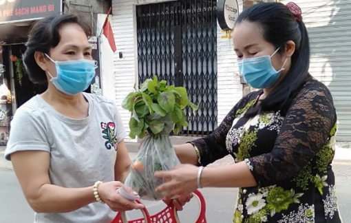 Được đi chợ giúp mà không tốn tiền