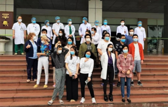 Bệnh nhân số 17 cùng 26 bệnh nhân khác mắc COVID-19 chính thức khỏi bệnh