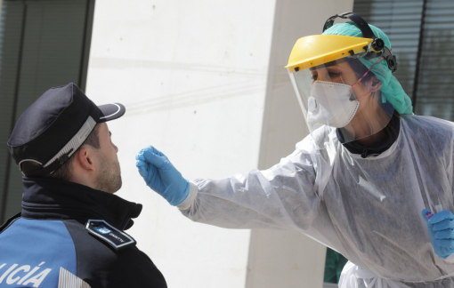 Trung Quốc xuất khẩu hàng loạt bộ xét nghiệm COVID-19 dù không được cấp phép dùng trong nước