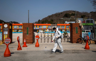 COVID-19 ngày 1/4: Mỹ và Tây Ban Nha ghi nhận số người chết tăng kỷ lục