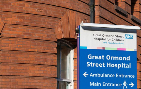 73 nhân viên y tế tại bệnh viện nhi ở London nhiễm COVID-19