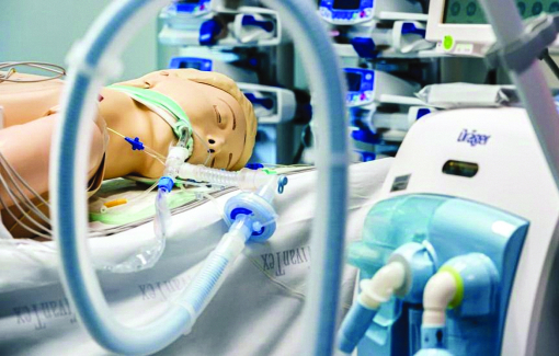 Thế giới bước vào cuộc đua sản xuất máy thở