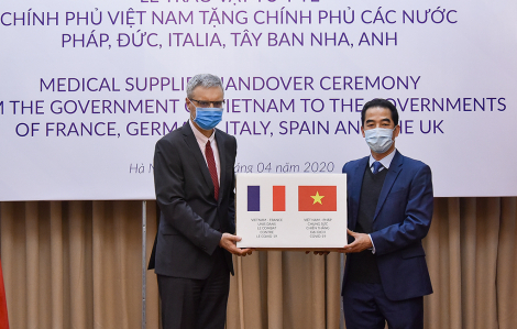Việt Nam tặng 550.000 khẩu trang cho các nước châu Âu