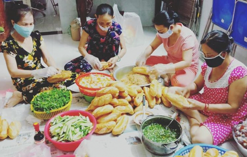 Tại Bình Thạnh, nhiều điểm trao bữa ăn tình thương vẫn được duy trì