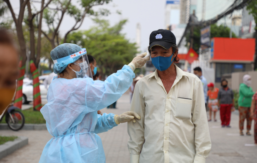 Trường đại học "xung kích" thực hiện trách nhiệm với cộng đồng