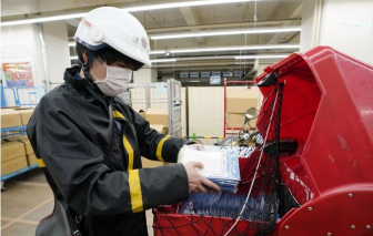 Nhật Bản khởi động chương trình phát khẩu trang vải cho dân