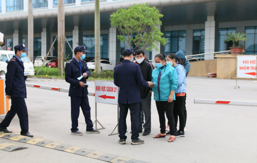 4 ngày liền Việt Nam không có ca COVID-19 mới, 7 bệnh nhân điều trị ở Ninh Bình khỏi bệnh, xuất viện