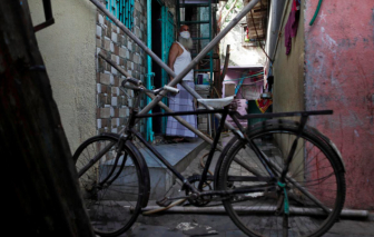 Cuộc sống ở khu ổ chuột lớn nhất châu Á trong dịch COVID-19