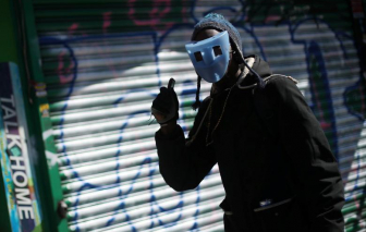 Khẩu trang độc, lạ trên thế giới giữa mùa dịch