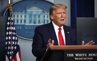 Tổng thống Donald Trump tuyên bố ngừng hoạt động nhập cư vào Mỹ