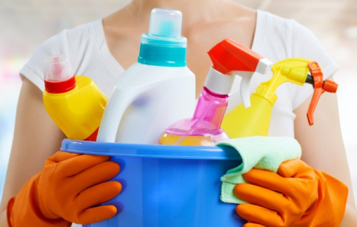 Hàng loạt trẻ em Mỹ ngộ độc chất khử trùng trong dịch COVID-19