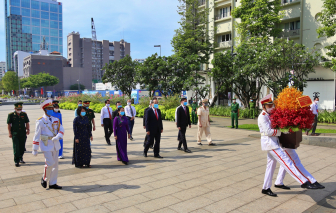 Lãnh đạo TPHCM dâng hoa, dâng hương Chủ tịch Hồ Chí Minh, viếng Nghĩa trang Liệt sĩ
