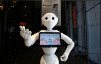 Robot đa năng trong mùa dịch tại Nhật