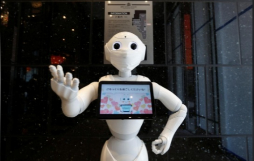 Robot đa năng trong mùa dịch tại Nhật