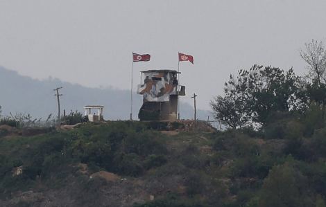 Triều Tiên và Hàn Quốc đấu súng tại biên giới, 1 ngày sau khi ông Kim Jong-un xuất hiện trước công chúng