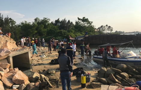 Lật thuyền trên sông Thu Bồn, 5 người mất tích