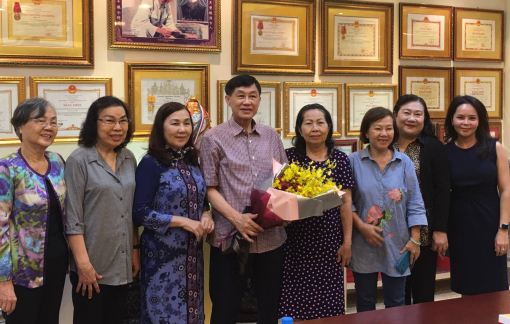 Tỉ phú Johnathan Hạnh Nguyễn tặng 500 triệu đồng hỗ trợ công tác bảo vệ quyền trẻ em