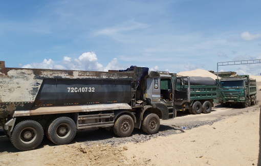 Hai lãnh đạo UBND huyện trực tiếp ra hiện trường bắt sa tặc