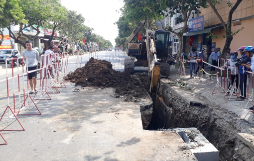 Lở đất khi thi công hệ thống thoát nước, một công nhân tử vong