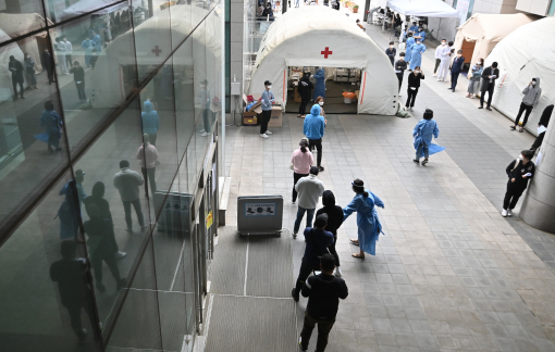 COVID-19 ngày 13/5: Mỹ thâm hụt ngân sách kỷ lục, Ấn Độ thả hơn 17.000 tù nhân