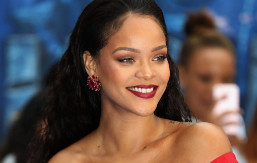 Rihanna là nghệ sĩ giàu thứ 3 tại Anh