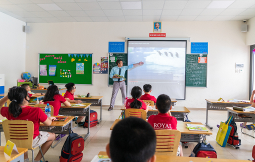 Không khí ngày đầu quay trở lại trường tràn ngập niềm vui của thầy và trò Royal School