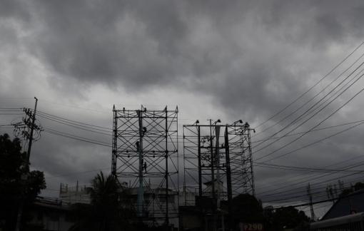 Giữa dịch COVID-19, Philippines phải sơ tán hàng chục ngàn người tránh bão