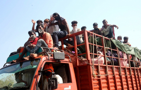 Thảm kịch lao động nhập cư đổ xô về nhà ở Ấn Độ