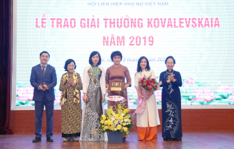 Trao giải thưởng Kovalevskaia cho những người mang “tình yêu với virus”