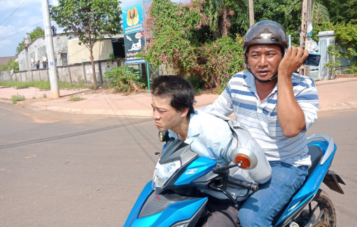 Bắt thanh niên cầm dao xông vào quán cà phê cướp tài sản giữa ban ngày