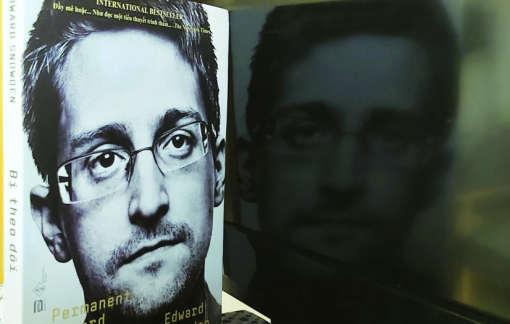 Edward Snowden - Trong đường hầm tình báo