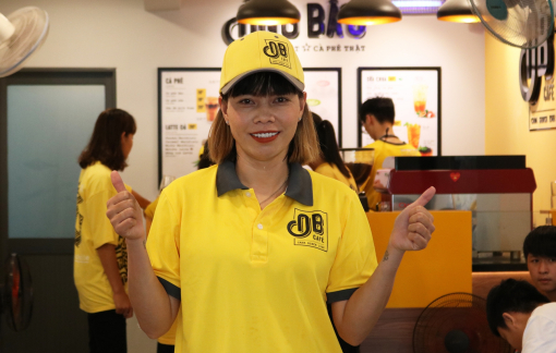 Cựu thủ môn tuyển nữ Việt Nam Kiều Trinh viết tiếp đam mê cùng cà phê Ông Bầu