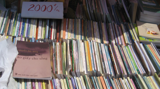 “Nhà nước cấm thơ đồi trụy, còn thơ dở thì sao?”