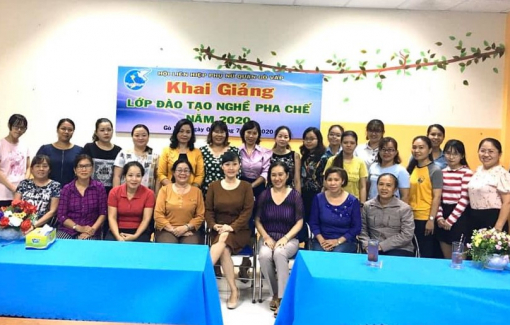 Dạy nghề cho phụ nữ khó khăn, chưa có việc làm ổn định