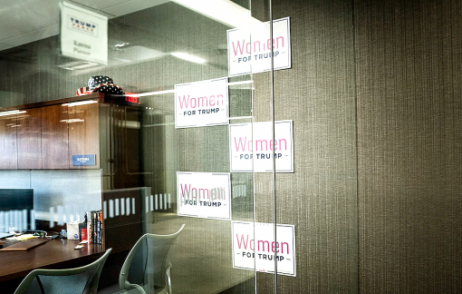 Cứu vãn sự ủng hộ sụt giảm, tổng thống Mỹ nhắm mục tiêu: phụ nữ