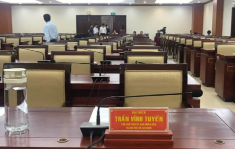 Ông Trần Vĩnh Tuyến và ông Trần Trọng Tuấn bị tạm đình chỉ tư cách đại biểu HĐND TPHCM