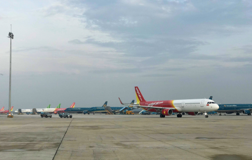 Sân bay ùn tắc, Cục Hàng không yêu cầu các hãng bán đúng vé