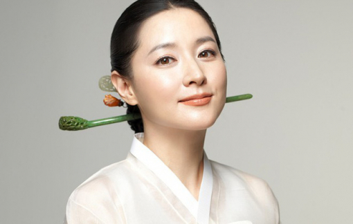 Mỹ nhân Lee Young Ae nhận được thư cảm ơn từ Đệ nhất phu nhân Uzbekistan.