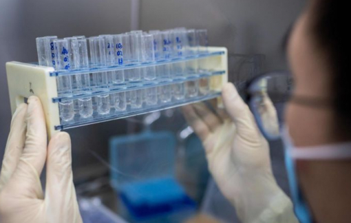 Công ty dược phẩm Trung Quốc sử dụng nhân viên để thử nghiệm vắc-xin COVID-19