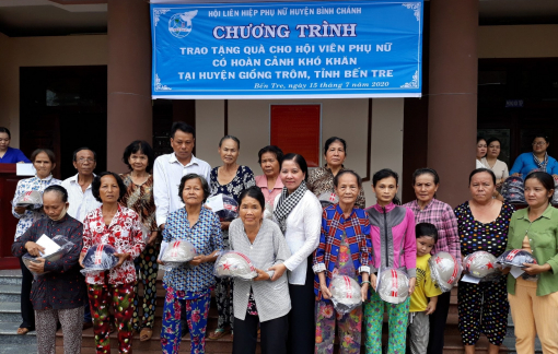 Về thăm Khu Lưu niệm Nữ tướng Nguyễn Thị Định và trao quà từ thiện