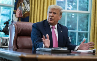 Hơn 140.000 tử vong do dịch COVID-19, Tổng thống Mỹ quyết định người dân cần đeo khẩu trang