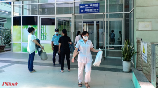 Bác sĩ Chợ Rẫy ra Đà Nẵng hỗ trợ điều trị cho bệnh nhân nghi nhiễm COVID-19 diễn tiến nặng