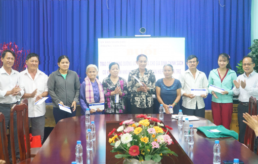 Tân Hiệp Phát tặng quà cho các gia đình chính sách nhân dịp 27/7