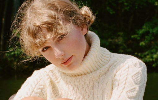 Taylor Swift bán 1,3 triệu album trong 24 giờ