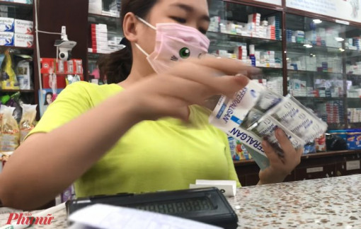 TPHCM xử lý nghiêm các nhà thuốc đầu cơ, tích trữ, tăng giá các mặt hàng phòng chống dịch COVID-19