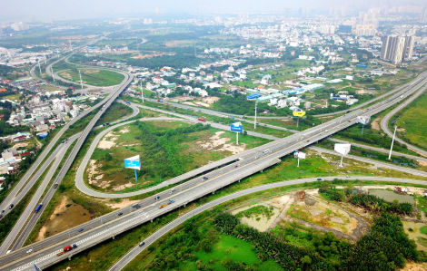 ‘Thành phố phía Đông’ và vùng lân cận thu hút nhà đầu tư cả nước