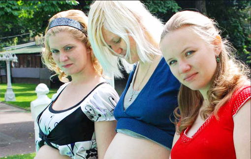 Hàng ngàn trẻ được sinh hộ ở Nga không thể gặp cha mẹ ruột