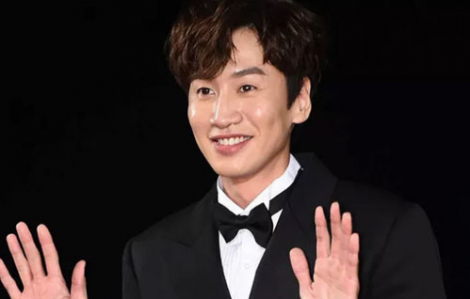 “Hoàng tử châu Á” Lee Kwang Soo bất ngờ khi được vinh danh