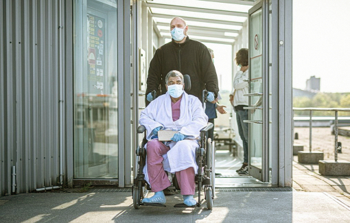 Các quốc gia phải chuẩn bị nguồn tài chính cho nhóm từng mắc COVID-19