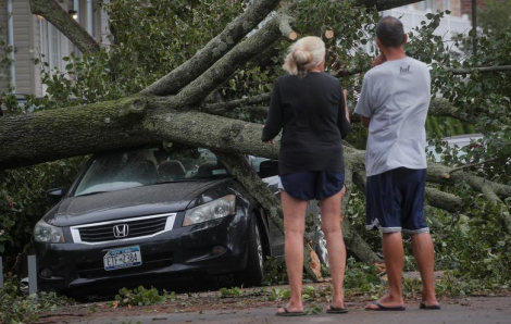 COVID-19 chưa qua, bão đã tràn tới tàn phá nhiều bang ở Mỹ, ít nhất 4 người chết